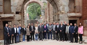 a-parti-iznik-bursanin-anahtari-olacak-GIJn8KGz.webp