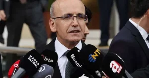 bakan-simsek-cari-acik-yil-sonu-tahminlerin-altinda-olacak-vaLzAhMM.webp