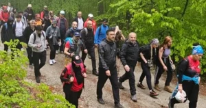 bursa-inegolde-19-mayis-doga-yuruyusu-ile-basladi-bg9zZHCJ.webp