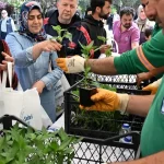 bursa-yildirimda-vatandasa-50-bin-fide-dagitildi-UUOnLyGT.webp