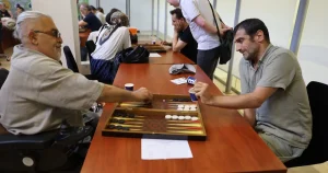 bursada-zarlar-esitlik-icin-atildi-JFqnmDK1.webp