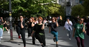 genclik-coskusu-bornova-sokaklarinda-yukseliyor-9QLcl816.webp