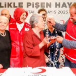kizilaydan-anneler-gunune-ozel-kutlama-tBjSfWuq.webp