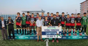 konya-selcukluda-ortaokullarin-futbol-heyecani-MOGBbAbF.webp