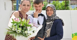 manisada-anneler-gununde-mutlu-eden-destek-H6hLNduL.webp