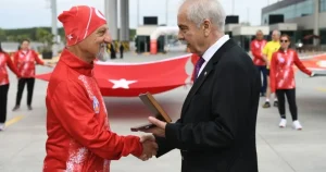 selanikten-alinan-ata-topragi-ipsaladan-anitkabire-ulastirilacak-xRFKBktD.webp